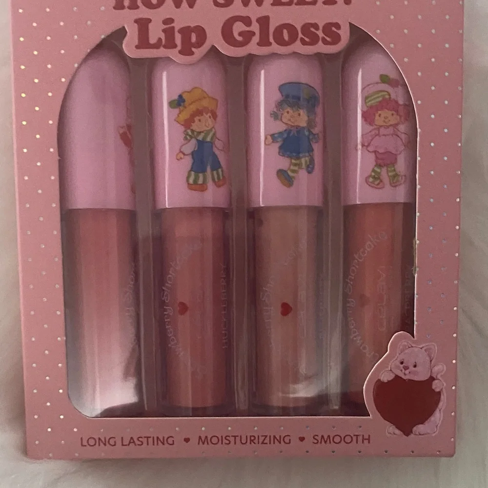 Strawberry shortcake How Sweet! Lip Gloss - New in box